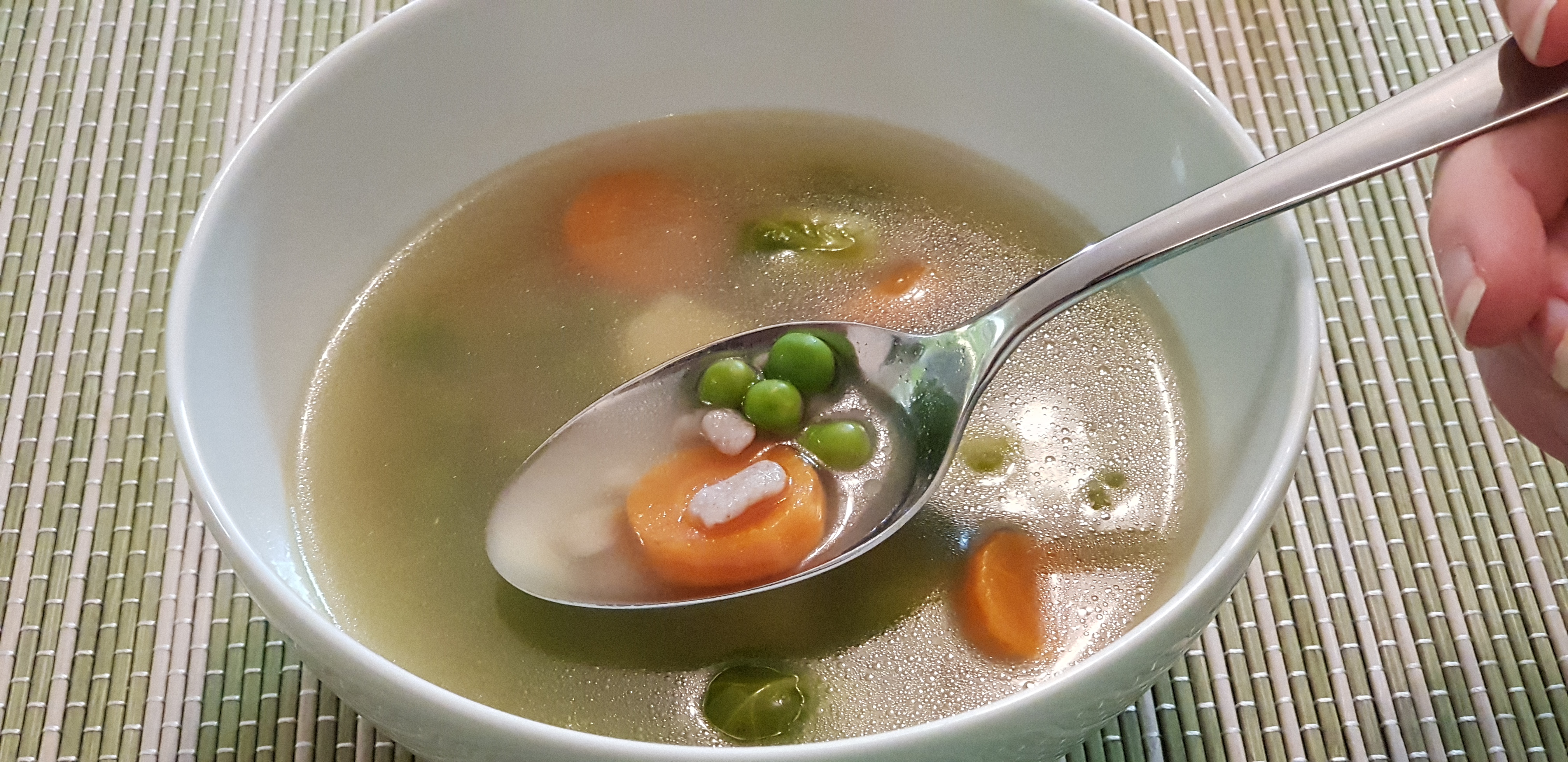 Kelová polievka s pohánkovou mrveničkou