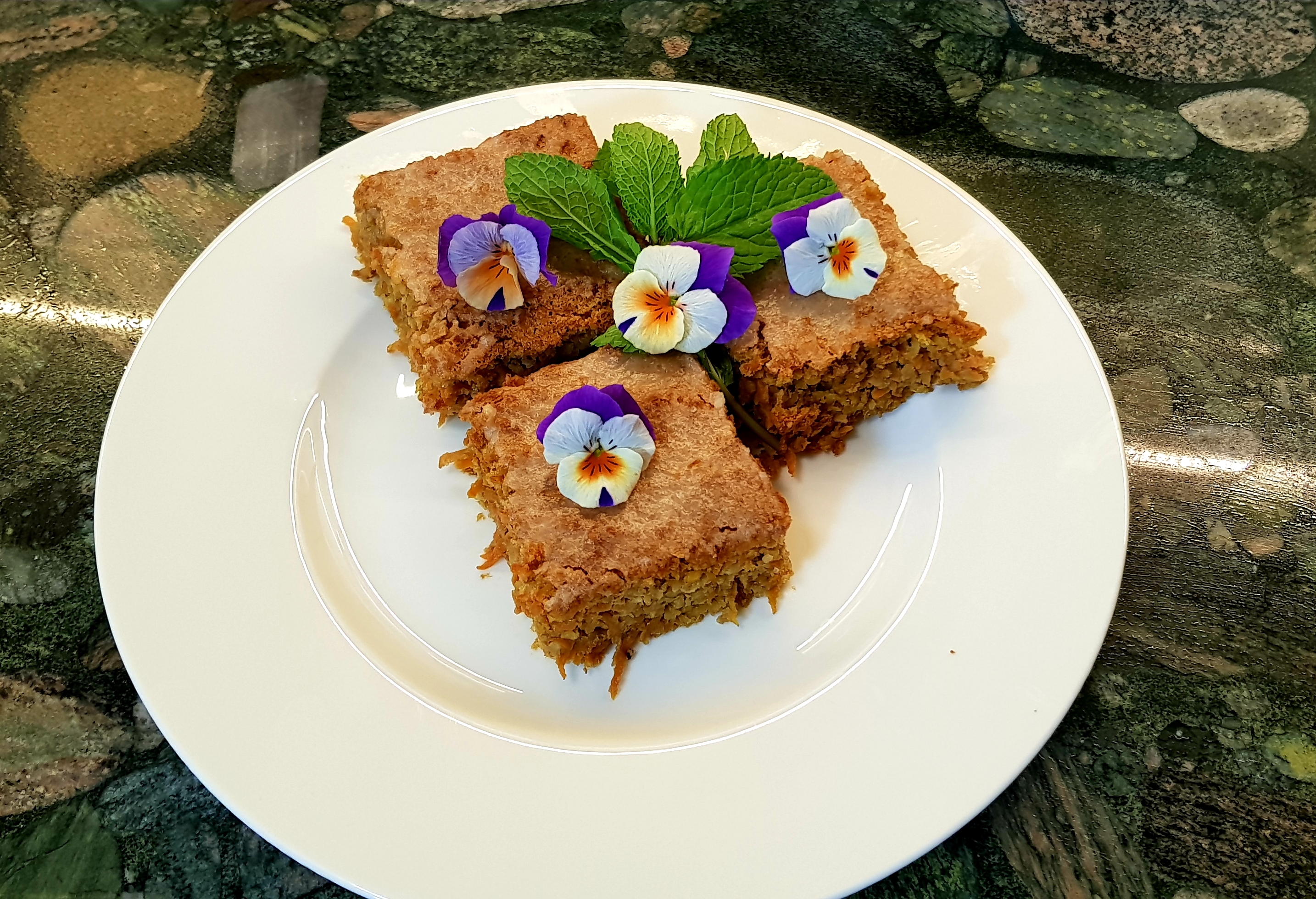 Mrkvový koláč s orechami 