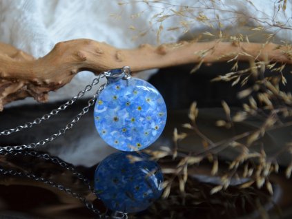 Přívěsek pomněnky