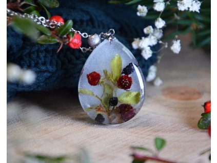 Zimní kapka s lesními jahodami a borůvkami
