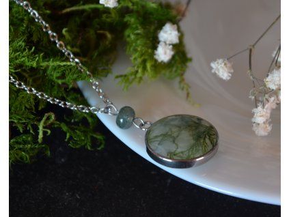 Plochý přívěsek mechový