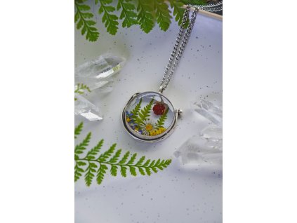 Barevný letní přívěsek