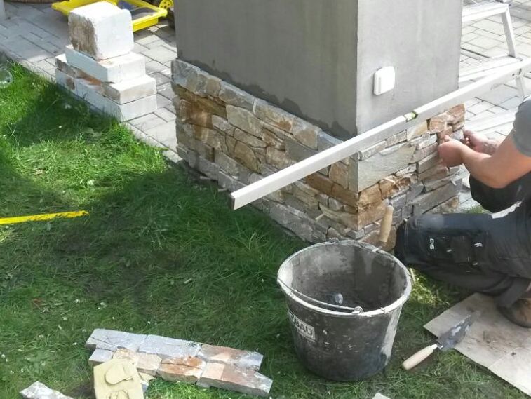 Jak nalepit kamenný obklad beze spár