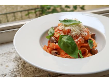 Bramborové gnocchi v rajčatové omáčce arrabbiata