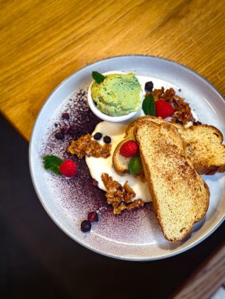 Adventní BRUNCH u Franze🎄 VÁNOČKA SHAKSHUKA MÍCHANÁ VEJCE VEJCE BENEDIKT So-Ne 8:30-14:30