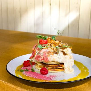 Brunch, co tě vytáhne z postele. 🥂 O víkendu zpomal, posaď se a nech to na nás. Od 8:30 do 14:30 vaříme snídaně, kvůli...