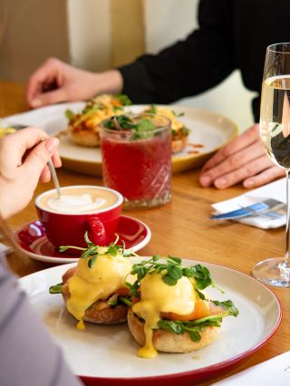 🥐 NOVÁ SNÍDAŇOVÁ NABÍDKA V BISTRU FRANZ🥐 Snídaně, které tě zvednou ze židle. A klidně i z postele. Od teď u nás najdeš...