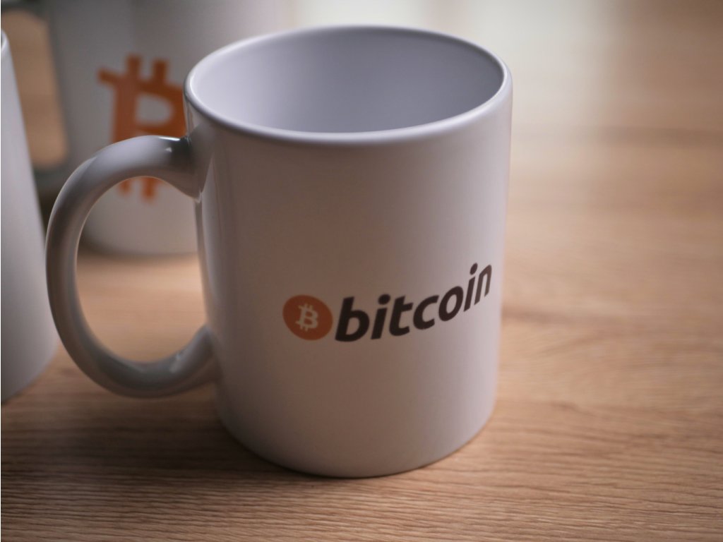 Retro logo Bitcoin na hrnku
