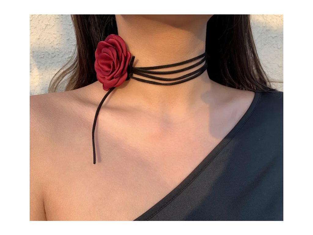 Romantický gotický provázkový náhrdelník s velkou Růží