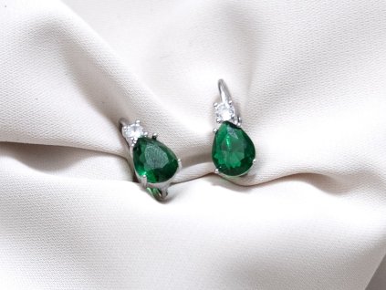 Elegantní náušnice ze stříbra se zeleným kamenem ve tvaru kapky 1