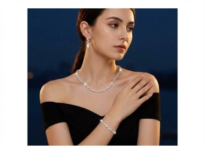 Elegantní třídílná postříbřená souprava s kamínky