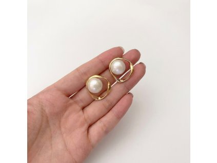 Minimalistické kruhové klipsové náušnice s perlou