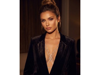 Výrazný víceřadý tělový řetízek s kříženým efektem