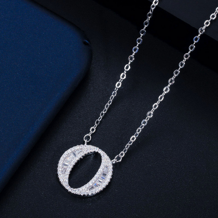 Náhrdelník s písmenkami Písmeno: O