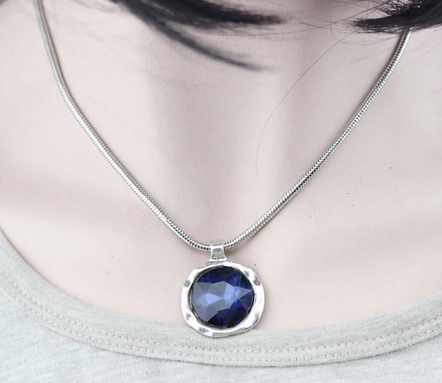 Dámsky náhrdelník CRYSTAL - tmavomodrý