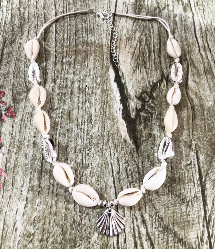 Dámsky módny náhrdelník s mušľami Druh barvy: Stříbrná