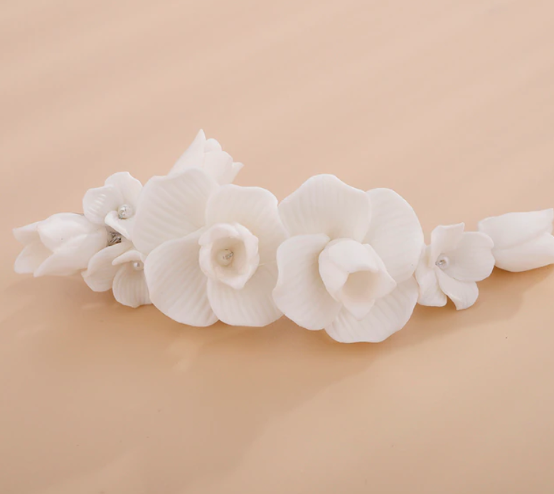 Kvetinový klip do vlasov White Flowers Druh barvy: Stříbrná