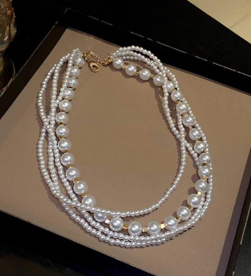 Perlový viacvrstvový choker náhrdelník Daisy