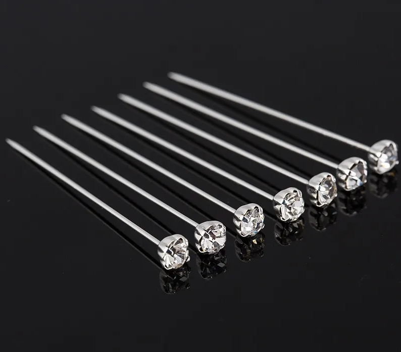 Ozdobné špendlíky s kryštálovou hlavičkou Druh barvy: Stříbrná