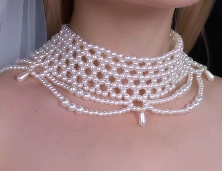 Široký perlový choker náhrdelník