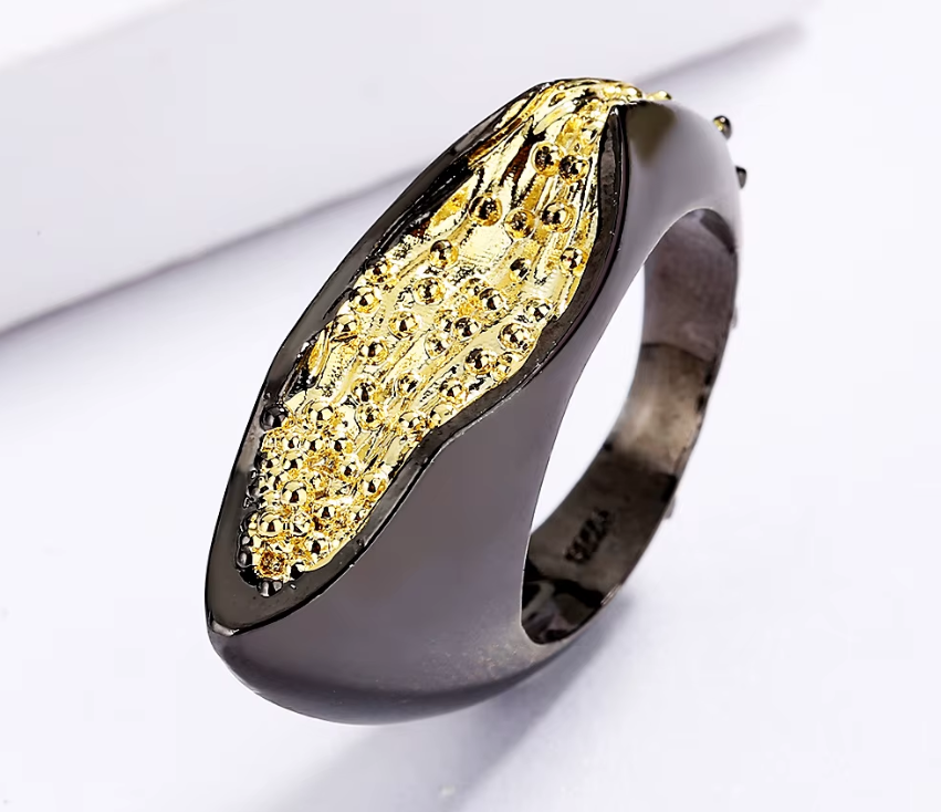 Dámsky čierny prsteň Gold Drop Velikost prstenu: 57mm