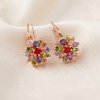 Výrazné barevné náušnice ve tvaru květu se zirkony