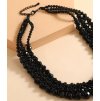 Ručně vyráběný třířadý korálkový náhrdelník v černé barvě