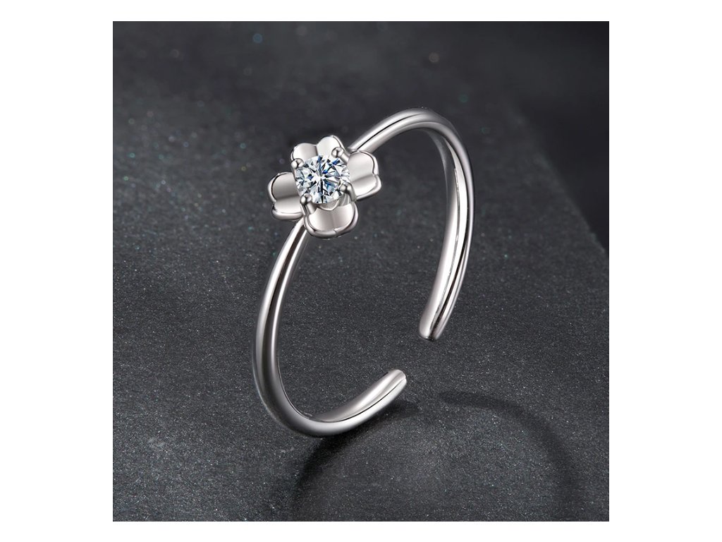 Prsten s Moissanitem 0,1ct Čtyřlístek - Stříbro 925