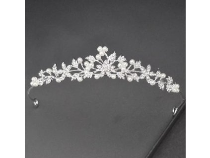 Elegantní svatební korunka s květinovým motivem a perlami