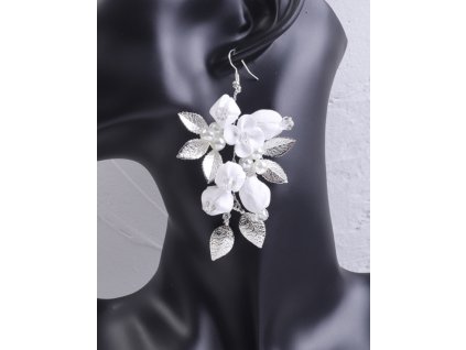 Slavnostní květinové náušnice s perlami - stříbrná/ bílá (Typ Typ 3)