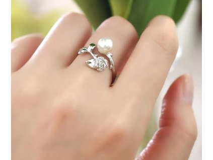 Prsten s Růží a přírodní sladkovodní perlou - Stříbro 925