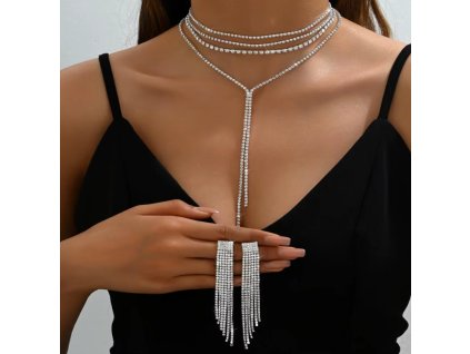Elegantní vícevrstvá souprava s krystalovými střapci