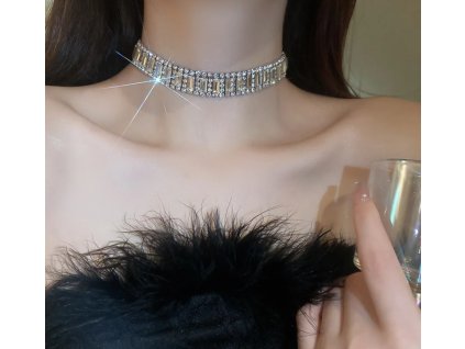 Elegantní dámský postříbřený choker s krystaly