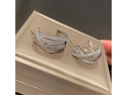 Elegantní kruhové náušnice se zirkony v geometrickém designu