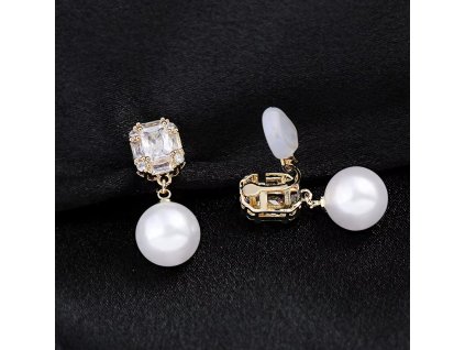 Elegantní klipsové náušnice se čtvercovým zirkonem a perlou – zlaté / stříbrné