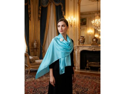 Jemný dlouhý šátek v modrém tónu