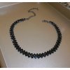 Módní choker náhrdelník s krystaly - černý