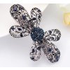 Elegantní spona do vlasů ve tvaru mašle s tmavě modrými krystaly