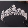 Luxusní postříbřená tiára do vlasů s krystaly a perlovými květy
