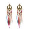 Boho klipsové náušnice se střapci, barevnými pírky a korálky – zlaté / stříbrné