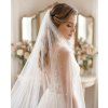 Jemný tylový závoj s hřebínkem a perlami v ivory odstínu