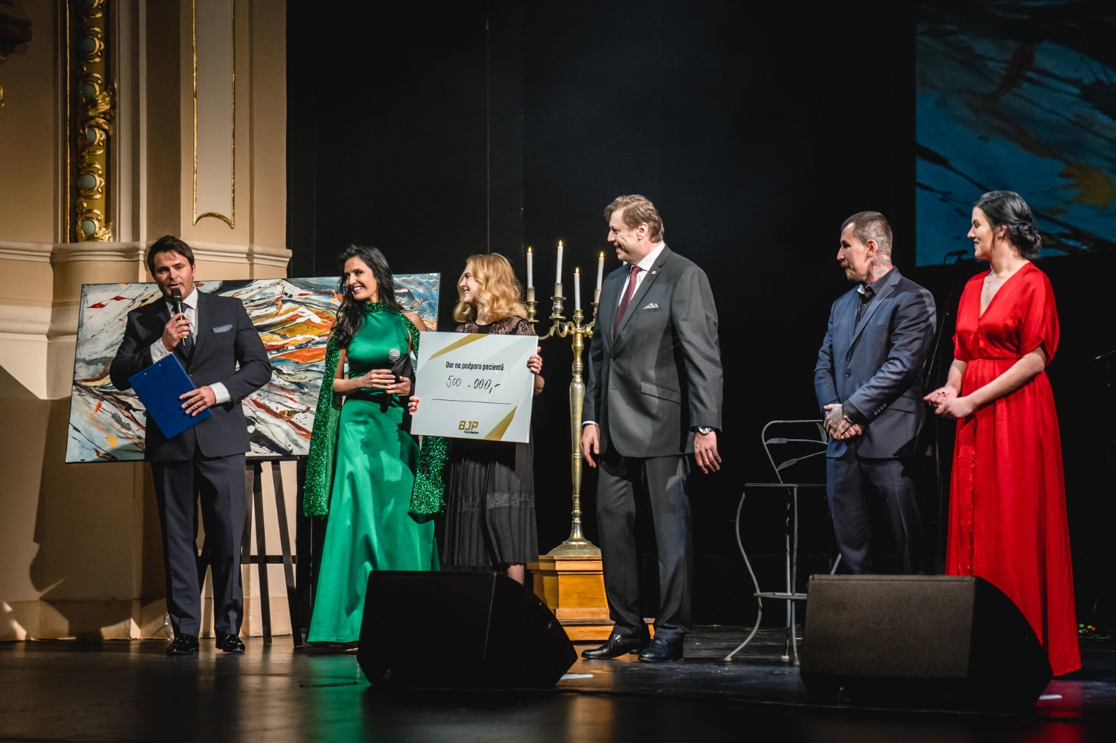 Galakoncert koncert a dražba obrazu v Karlíně pomáhá MOÚ