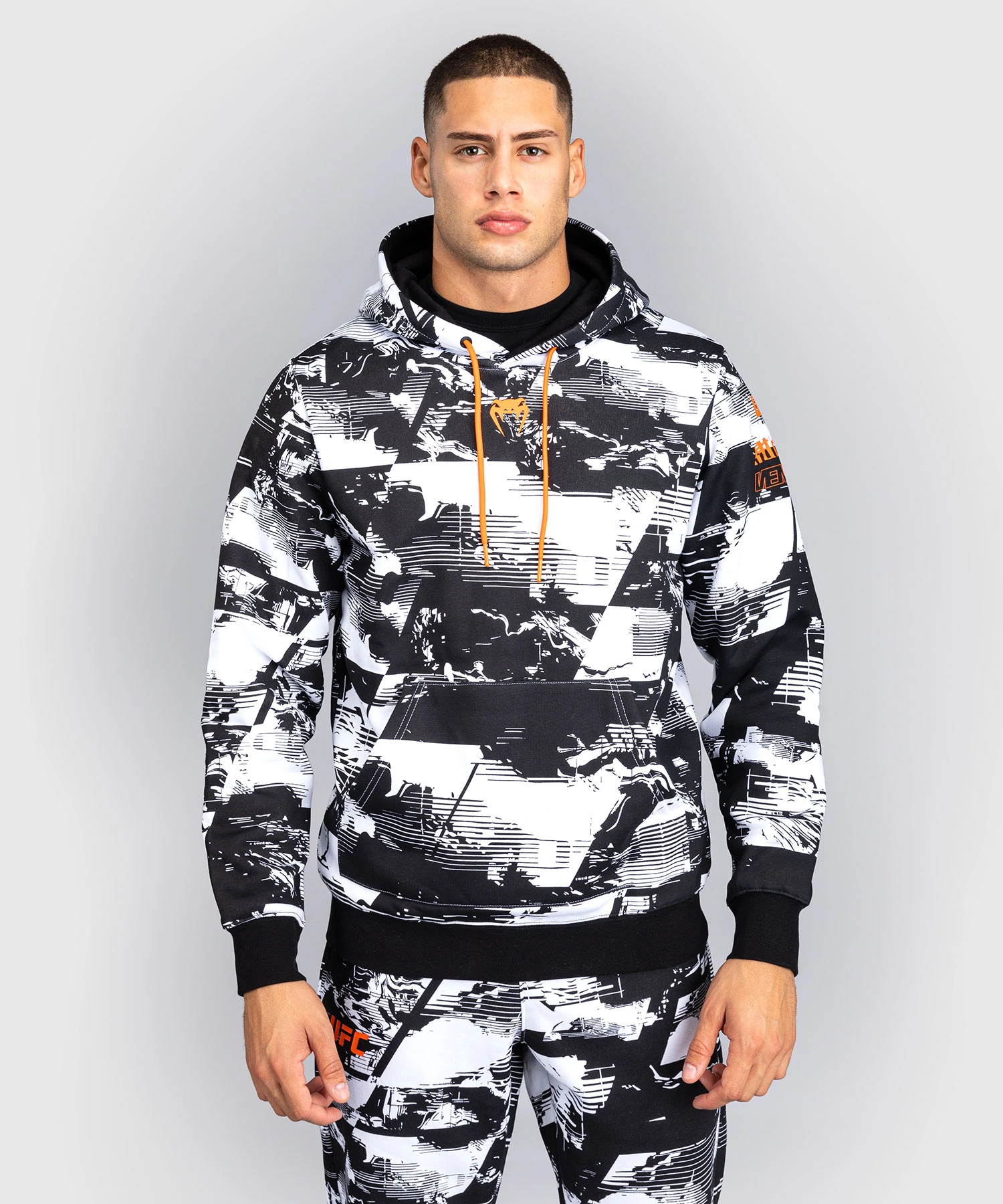 Men's UFC Zenith by Venum White Authentic Fight Week Pullover Hoodie Velikost: M