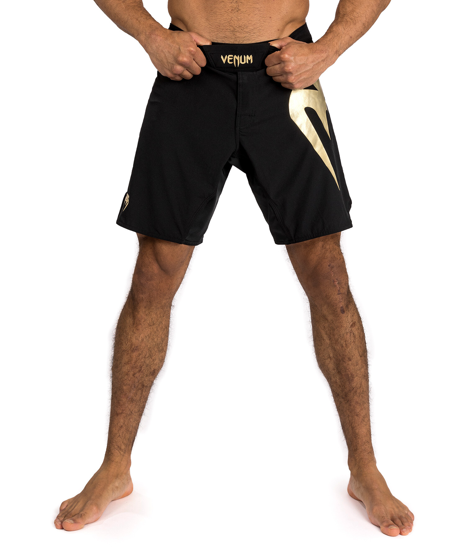 Venum Light 5.0 Fight Shorts - Black/Gold Velikost: S
