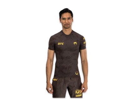 UFC Fusion by Venum Fight Week Men’s Performance Short Sleeve Rashguard - Earthen Brown (Velikost L)