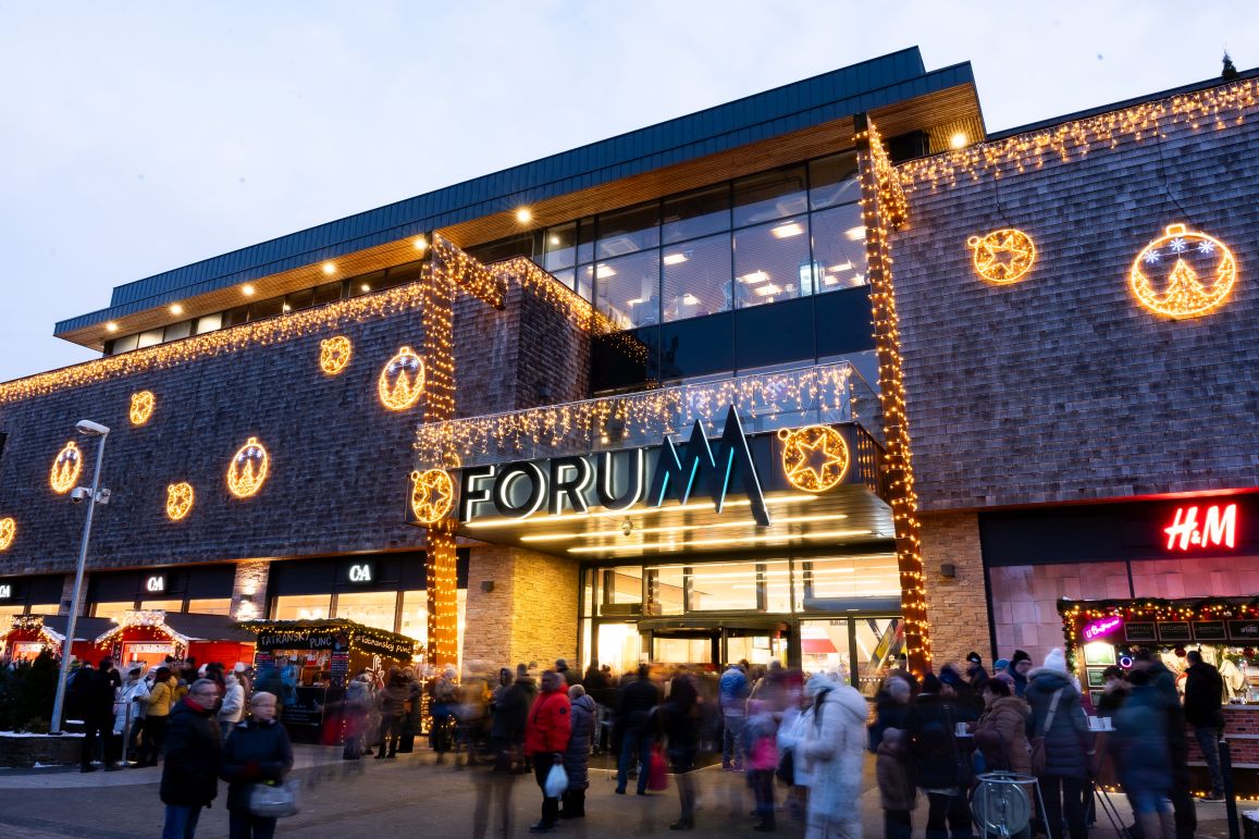 Vianočné osvetlenie OC Forum Poprad – harmónia a elegancia