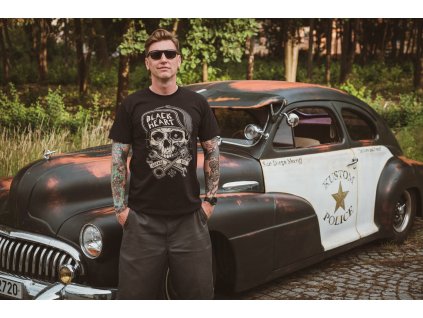 black hear garage builtt hot rod chopper rockabilly moto shop