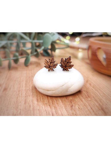 Dřevěné náušnice Maple leaf