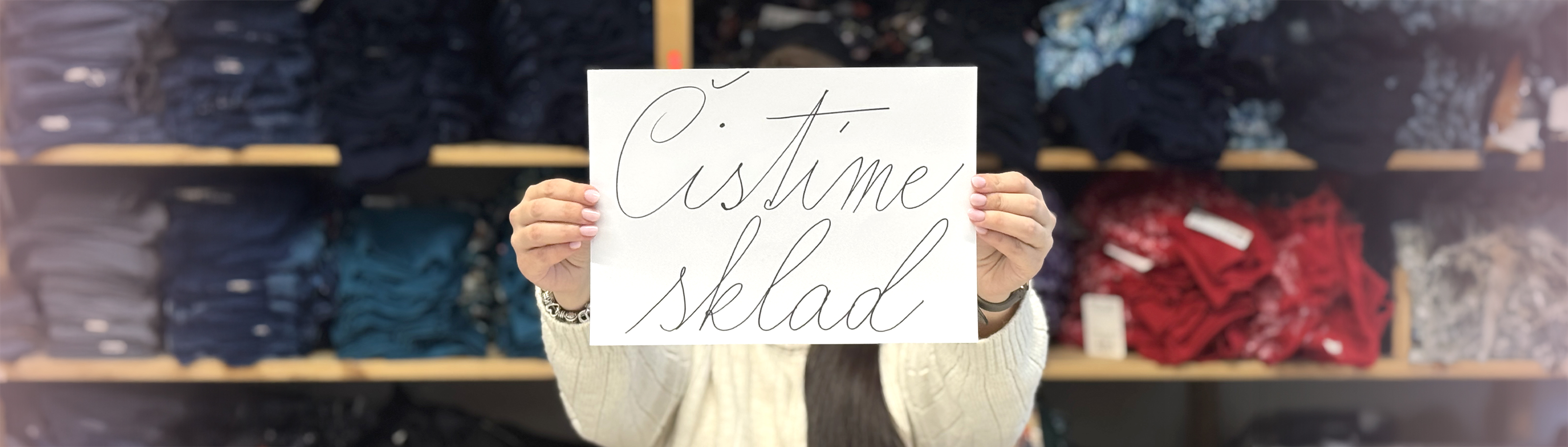 Sezónní slevy jsou tady! Udělej si radost kouskem se slevou. Ušito v České republice.