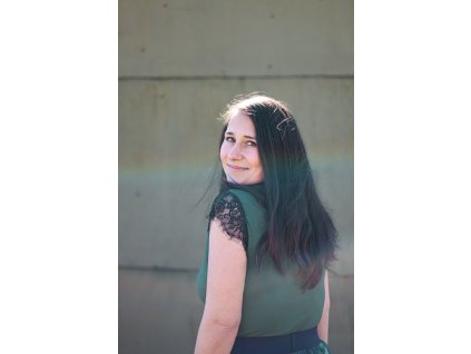 Tričko s krajkovými rukávky - tlumené zelené